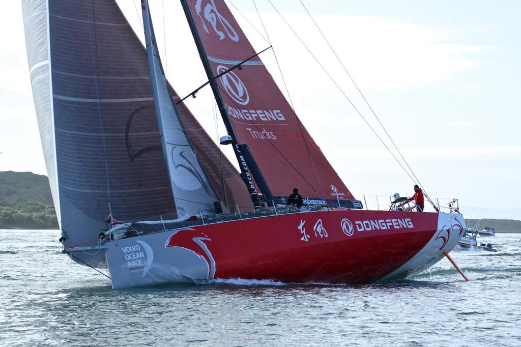 Team Dongfeng gets first squirt of the new breeze © Richard Gladwell www.photosport.co.nz
